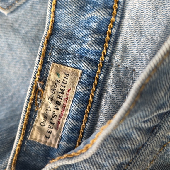 Levi’s Wedgie Straight Jeans High Waisted in Tango Fray Light Wash Distressed 28 - Picture 5 of 8